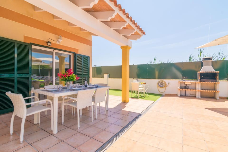 Patio, Dining area