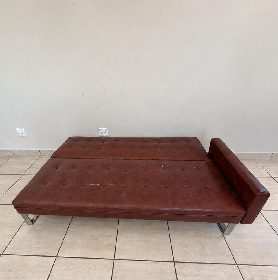Bed, Seating area