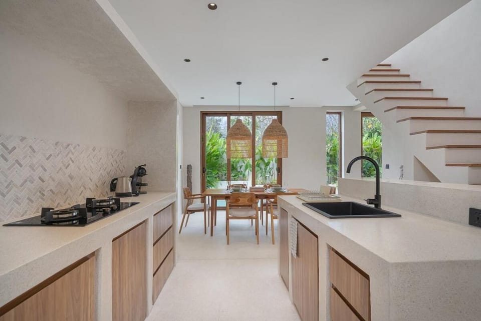 Property building, Day, Coffee/tea facilities, Kitchen or kitchenette, Dining area, stove