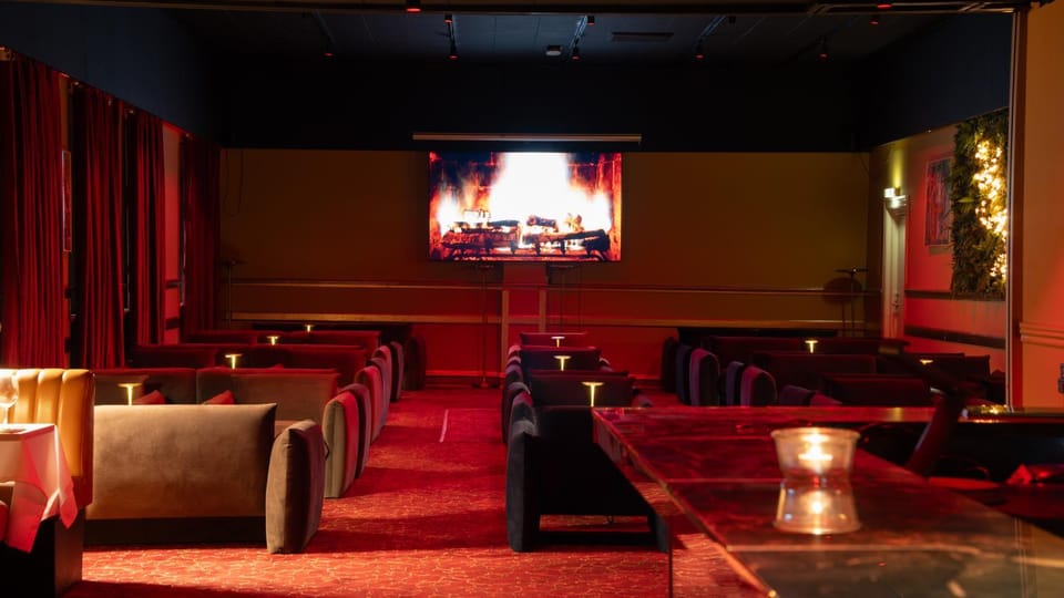 Communal lounge/ TV room, Lounge or bar