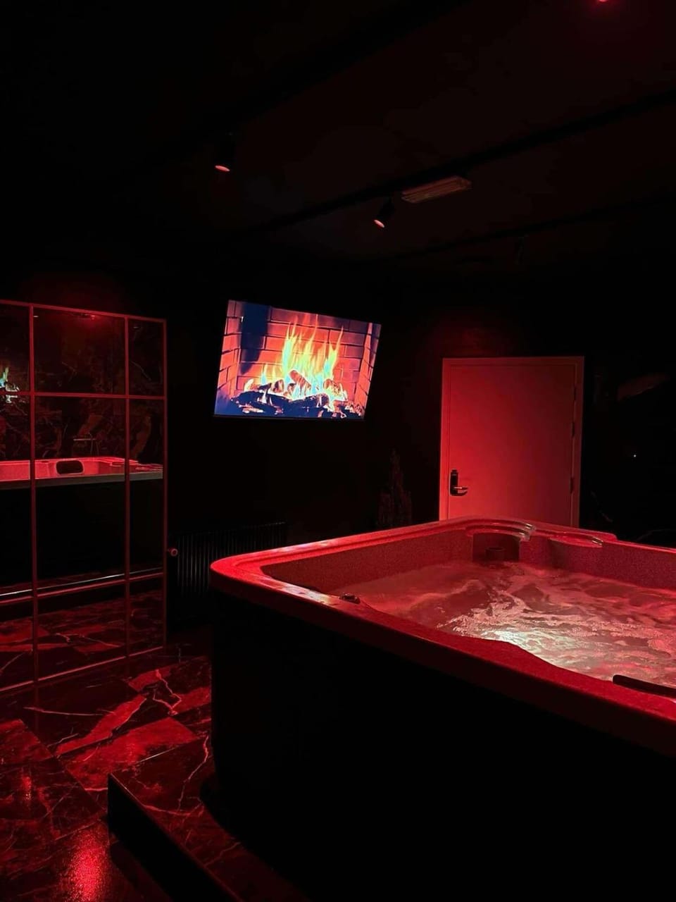 Hot Tub, Hot Tub, Spa and wellness centre/facilities