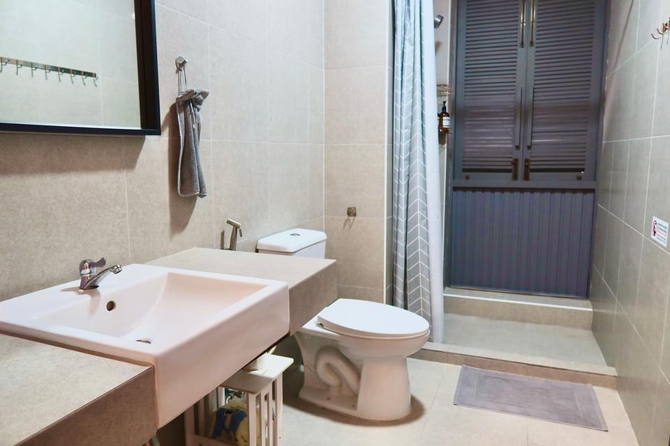 Shower, Toilet, Bathroom