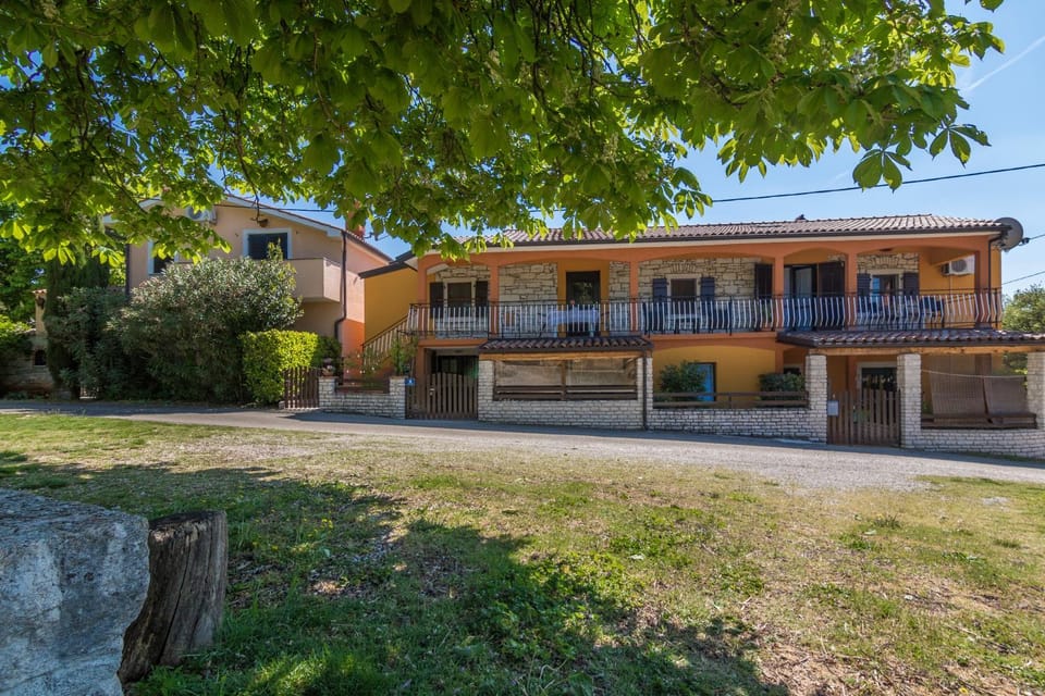 Facade/entrance, Sea view