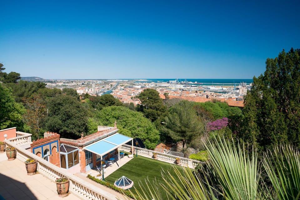 Property building, Summer, Garden, Balcony/Terrace, On site, City view, Sea view