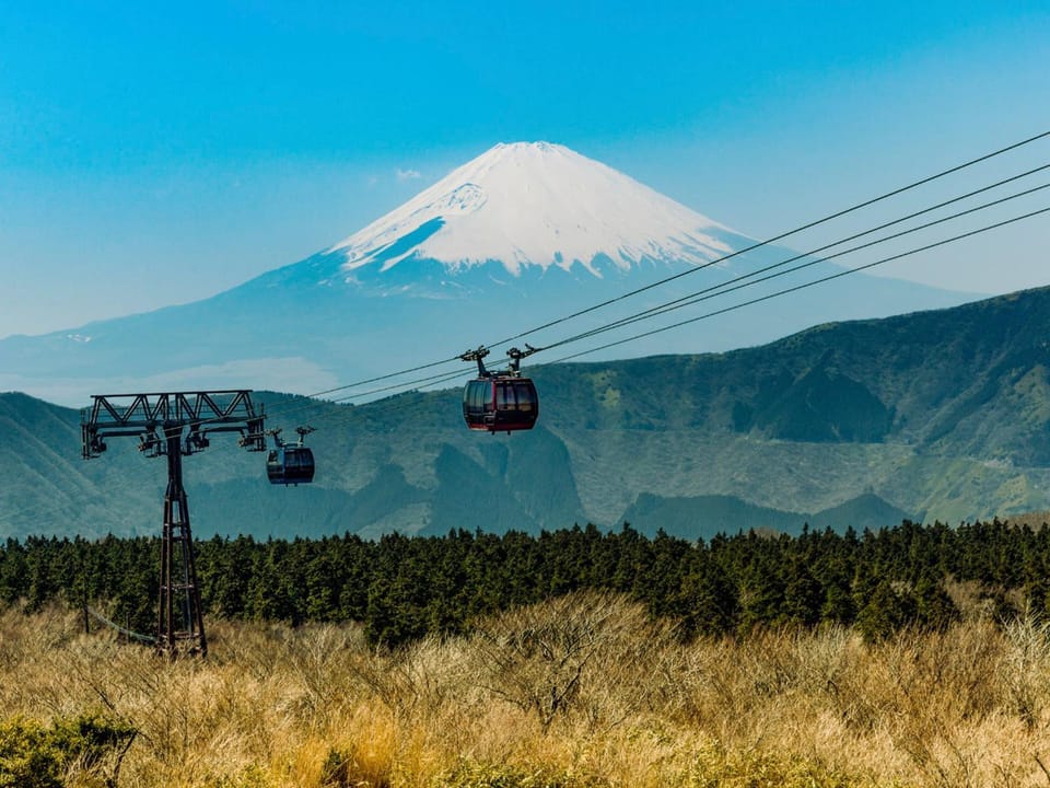 Nearby landmark, Natural landscape, Mountain view