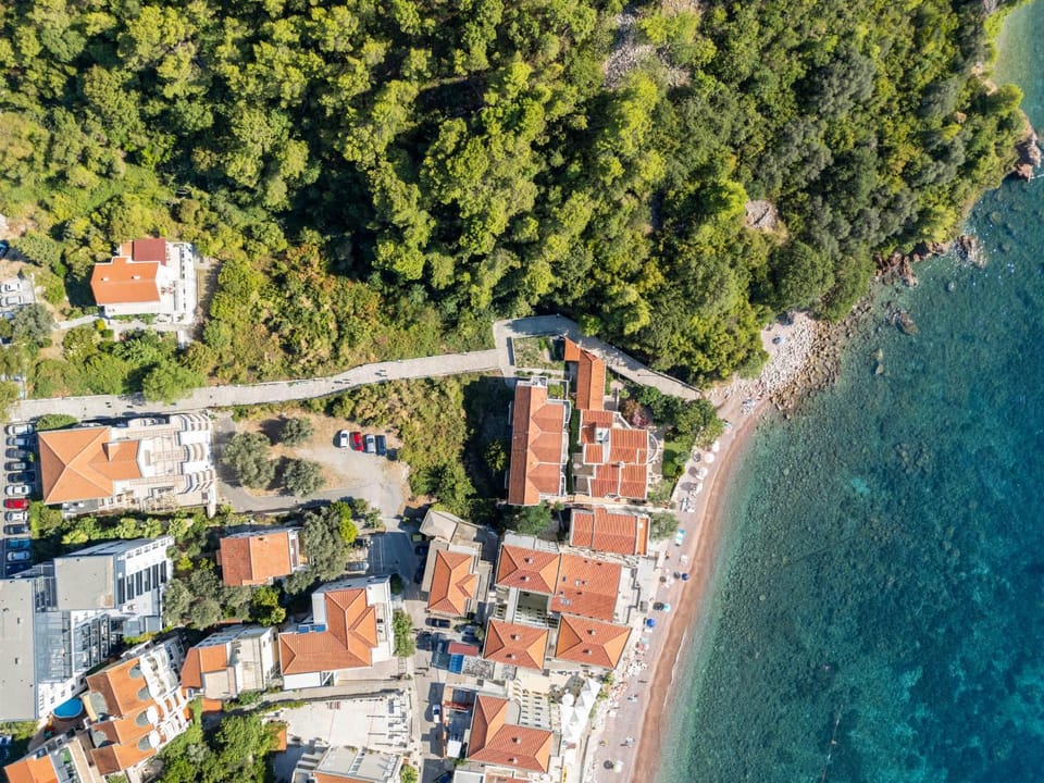 Beach, Location