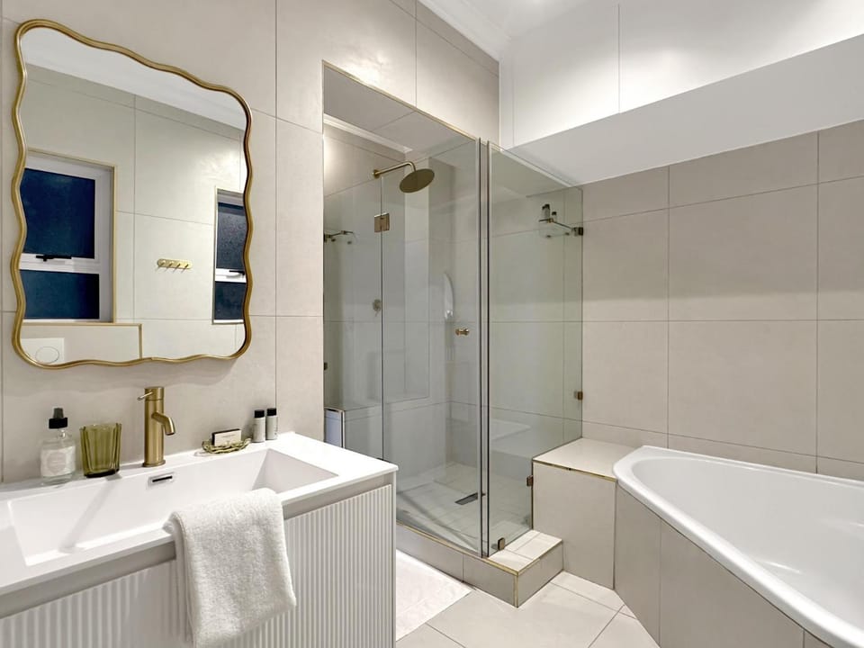 Pleasant Ways 2BR Sea Point Apartment Apartment in Sea Point