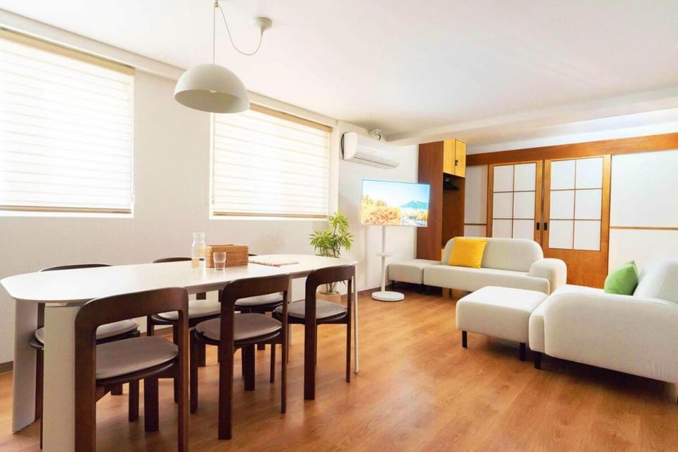 House Oson 3F Myeongdong Dongdaemun Gwangjang Market Spacious 3 Bedrooms 2 Baths 8 Guests Apartment in Seoul