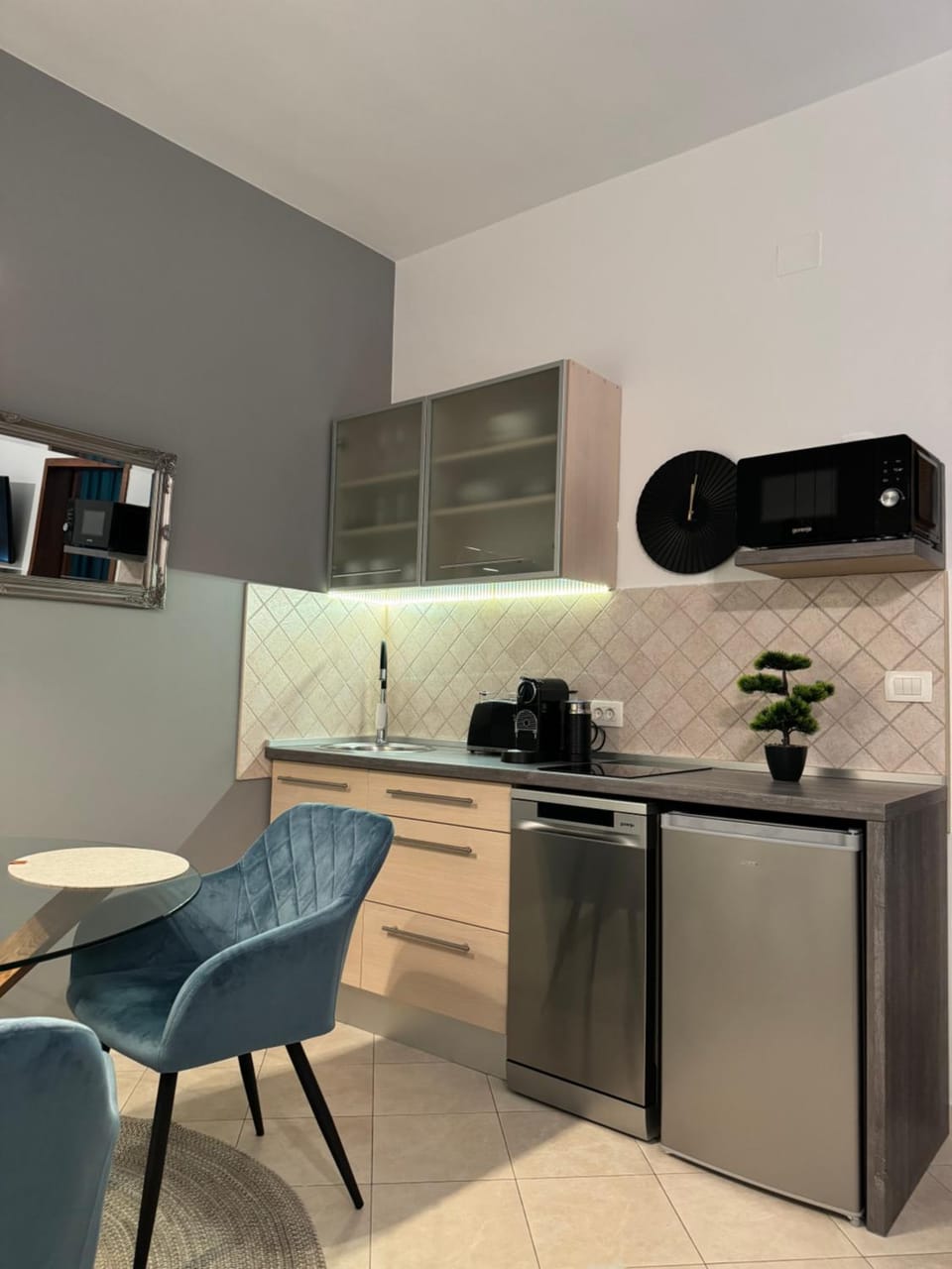 Leone apartments with free parking Apartment in Pula