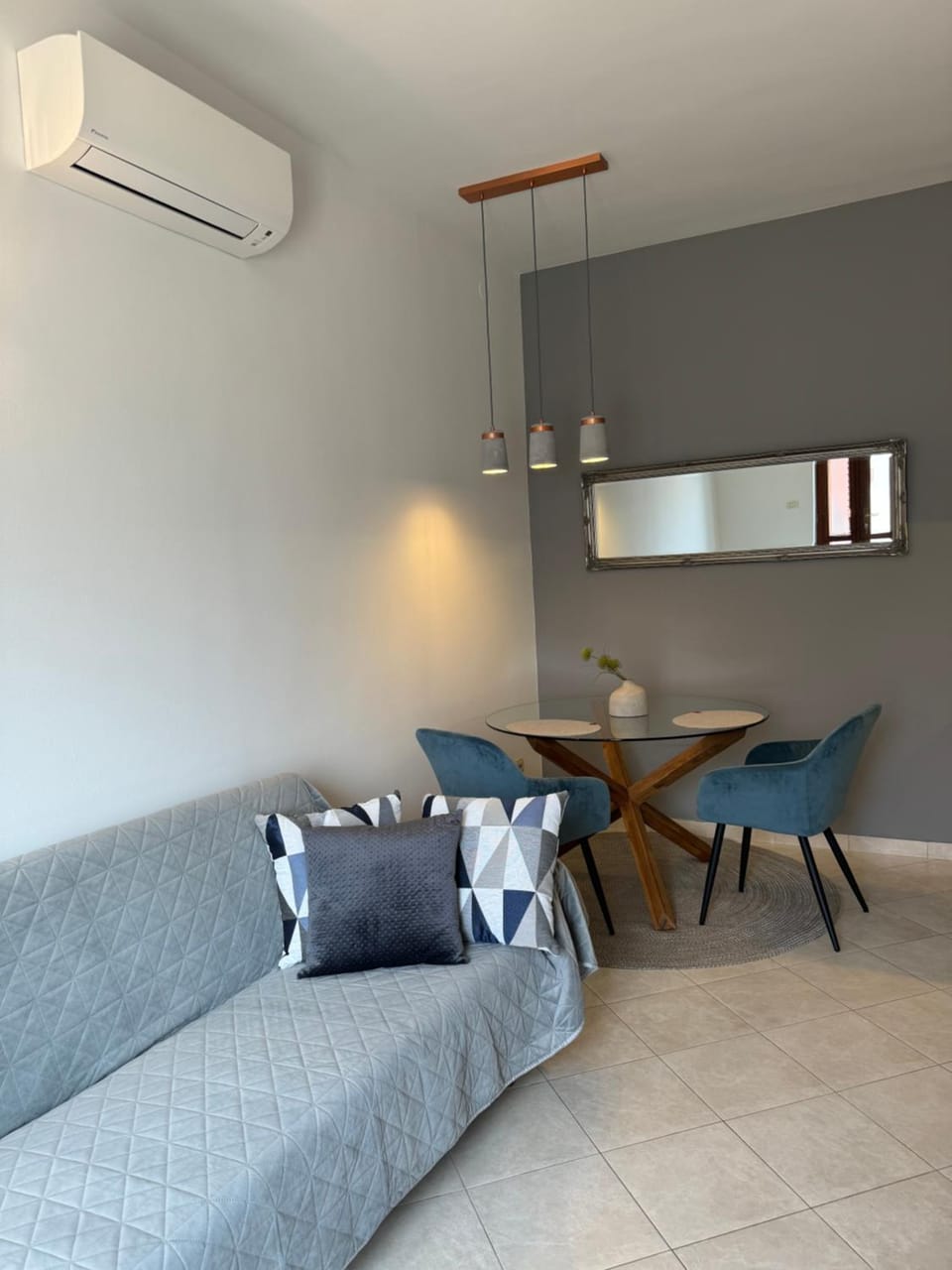 Leone apartments with free parking Apartment in Pula