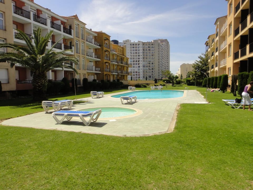 Property building, Facade/entrance, Garden, Swimming pool
