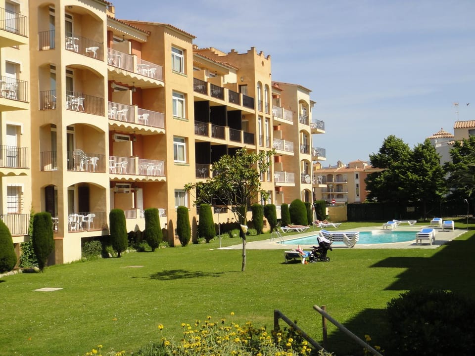 Property building, Facade/entrance, Garden, Swimming pool