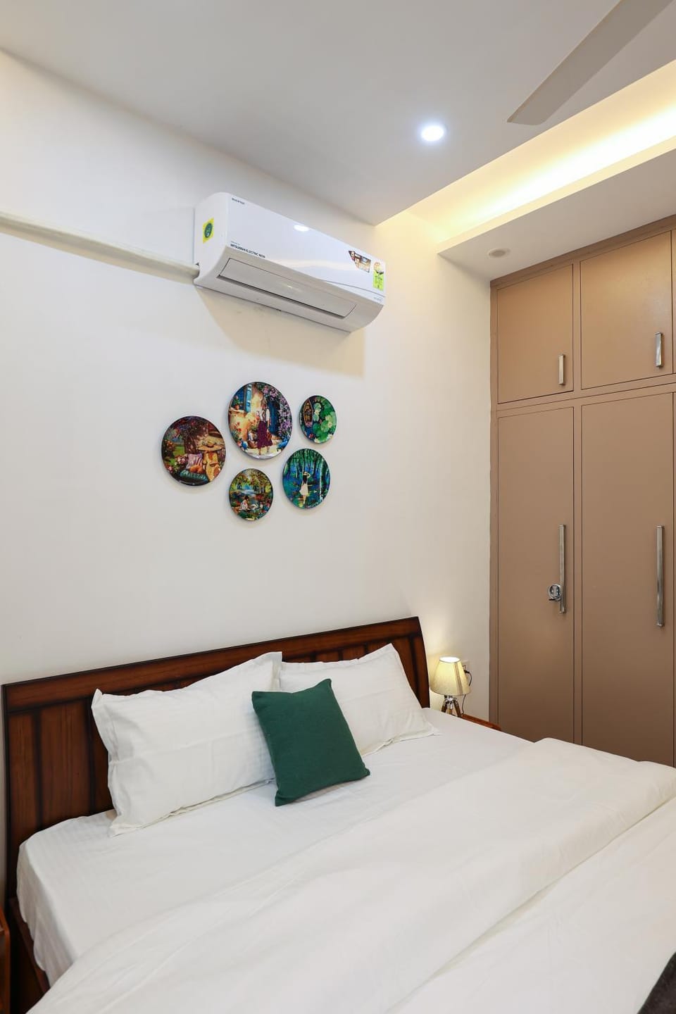 Bedroom, wardrobe