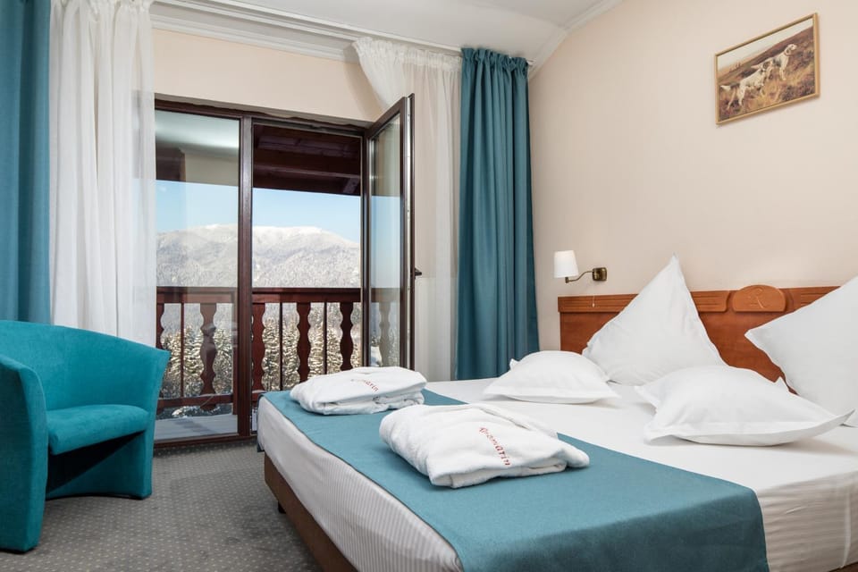 Bed, Natural landscape, Seating area, Bedroom, Mountain view