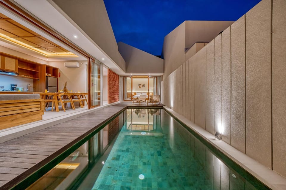 Property building, Patio, Swimming pool