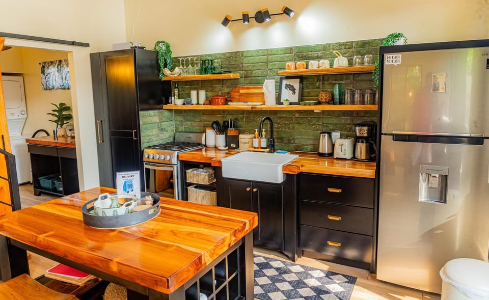 Stylish-Walk to Beach-Restaurants-Uvita-Fun-Chic House in Uvita