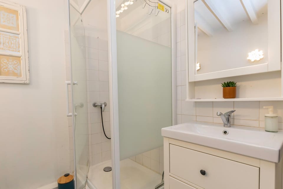 Shower, Bathroom