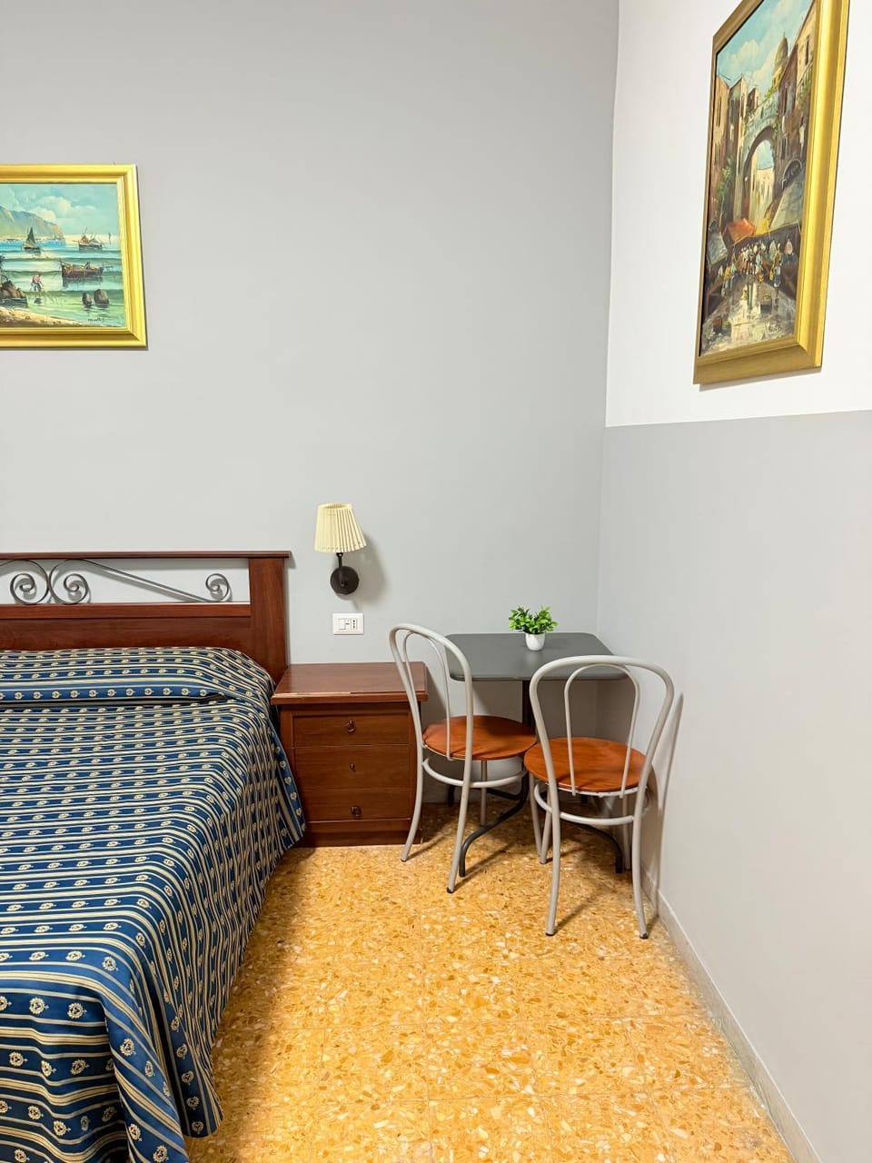 Seating area, Bedroom