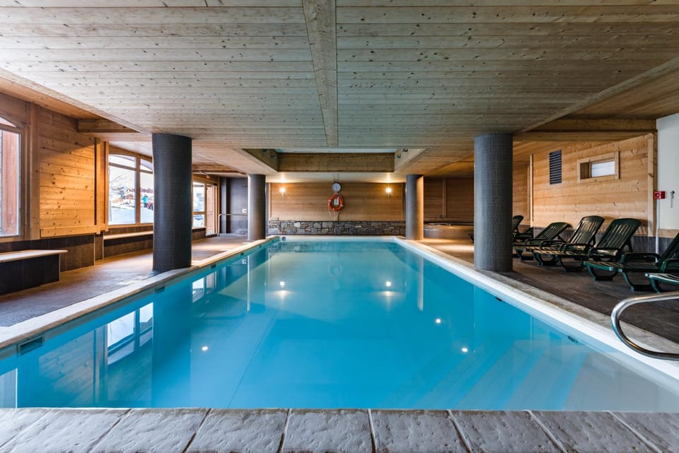 Swimming pool, Swimming pool