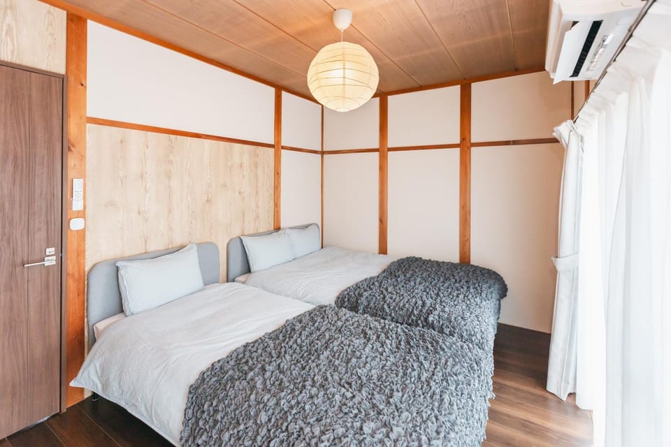 Bedroom, air conditioner