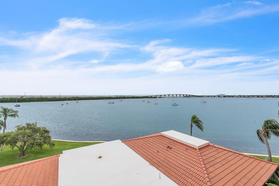 Bahia Shores #503 - Sunrise On The Bay House in Isla del Sol