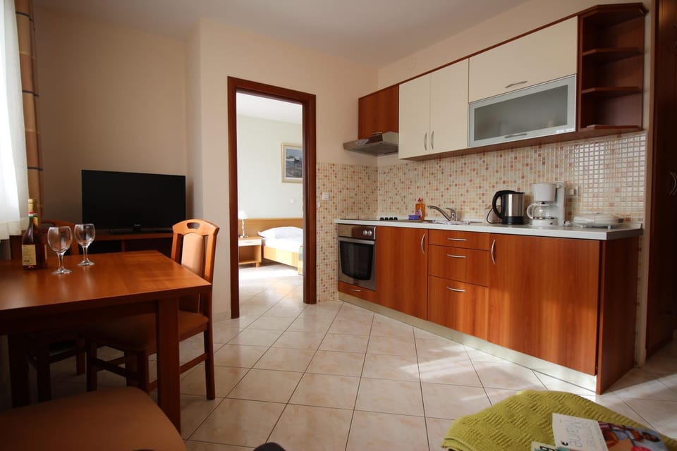 Kitchen or kitchenette, Living room, Dining area