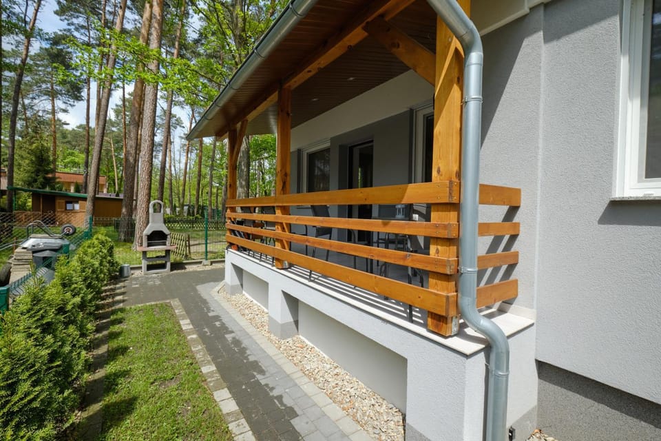 Property building, Spring, Day, Garden, Garden view