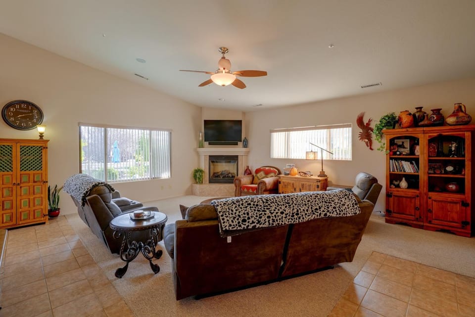 Luxury home, 2 King Master Suites with Adj Beds House in Prescott