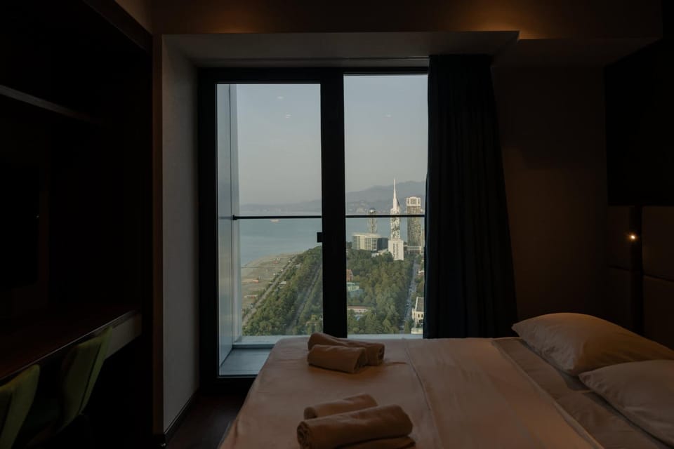42nd-floor studio w sea and Boulevard view - Wehost Apartment in Batumi