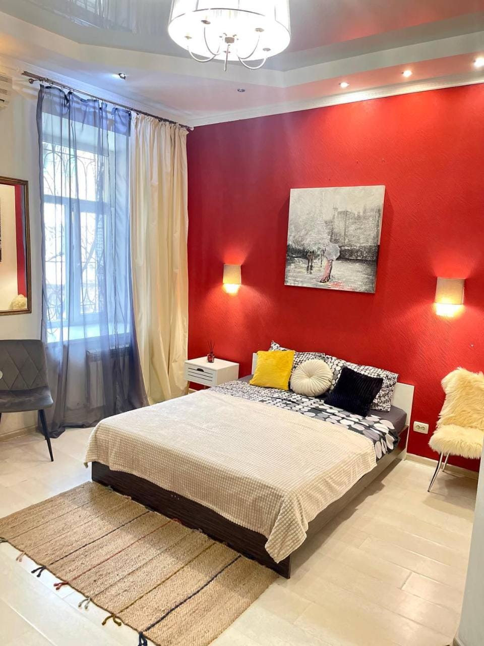 Photo of the whole room, Bedroom