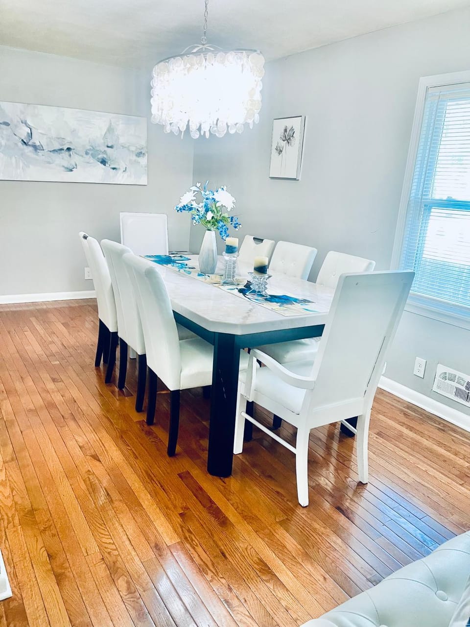 Beautiful 4 bedroom house House in Maplewood