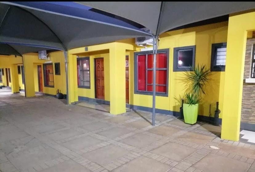 Maphuphe guest house Bed and Breakfast in Gauteng
