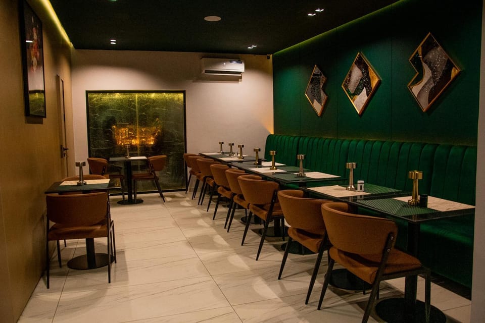 Restaurant/places to eat, Restaurant/places to eat