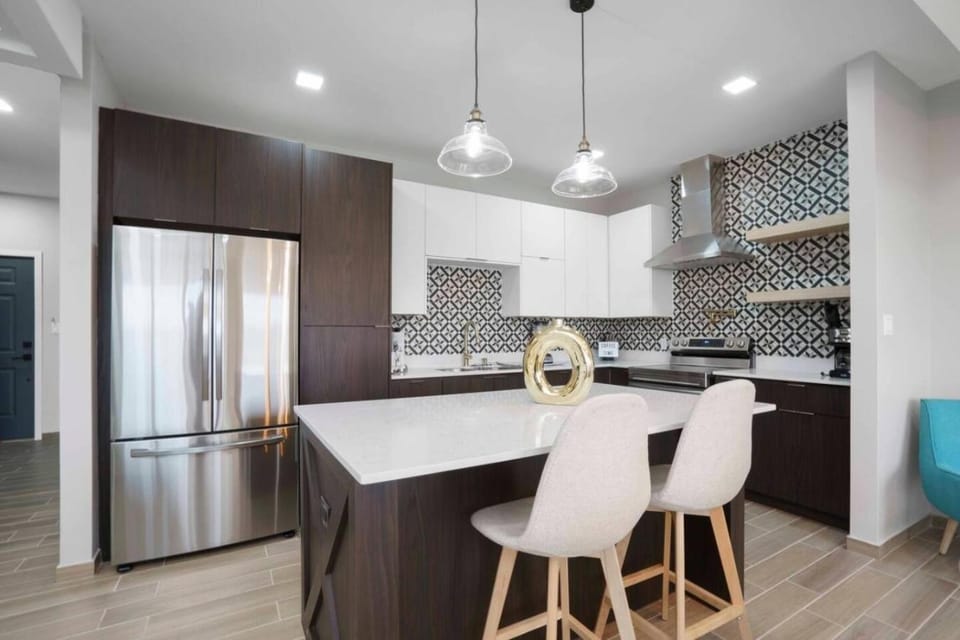 Charming Family-Friendly Home Close to Shopping House in Mission