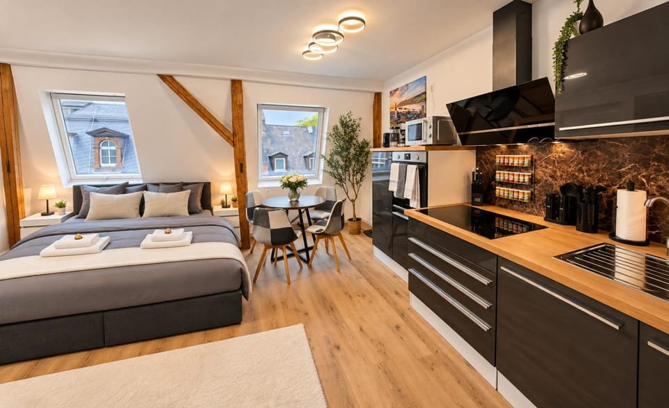 Bed, Kitchen or kitchenette, Photo of the whole room, Bedroom