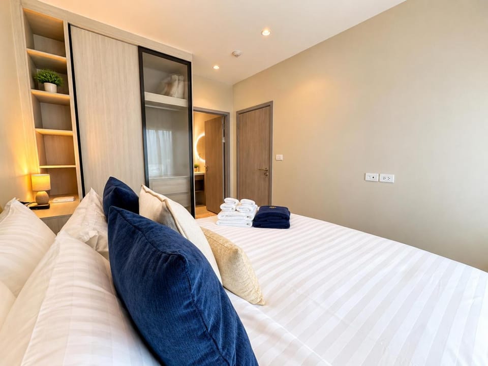 Bed, Bedroom, wardrobe