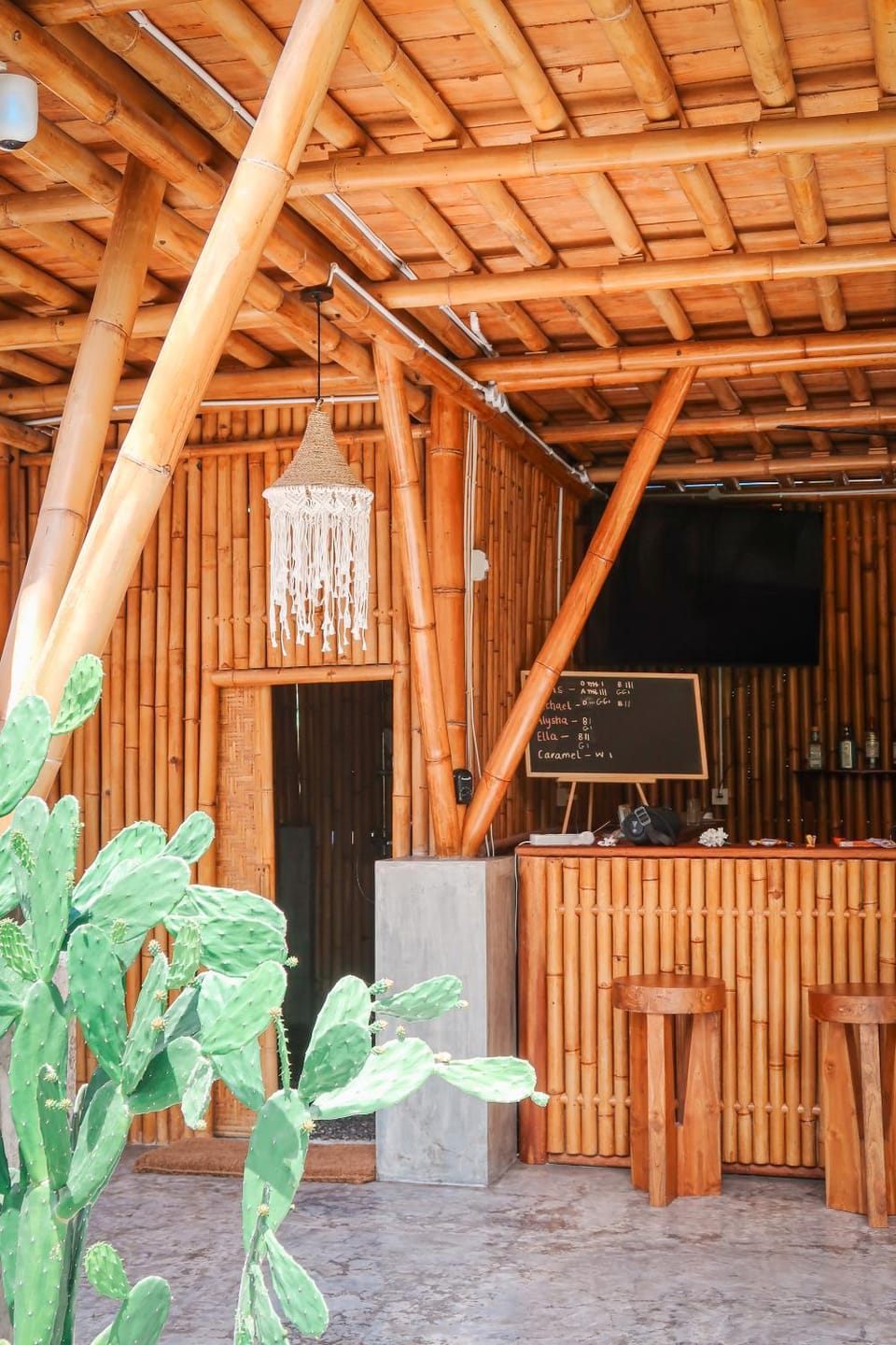 Bamboo Bungalows Hostel in Sekongkang