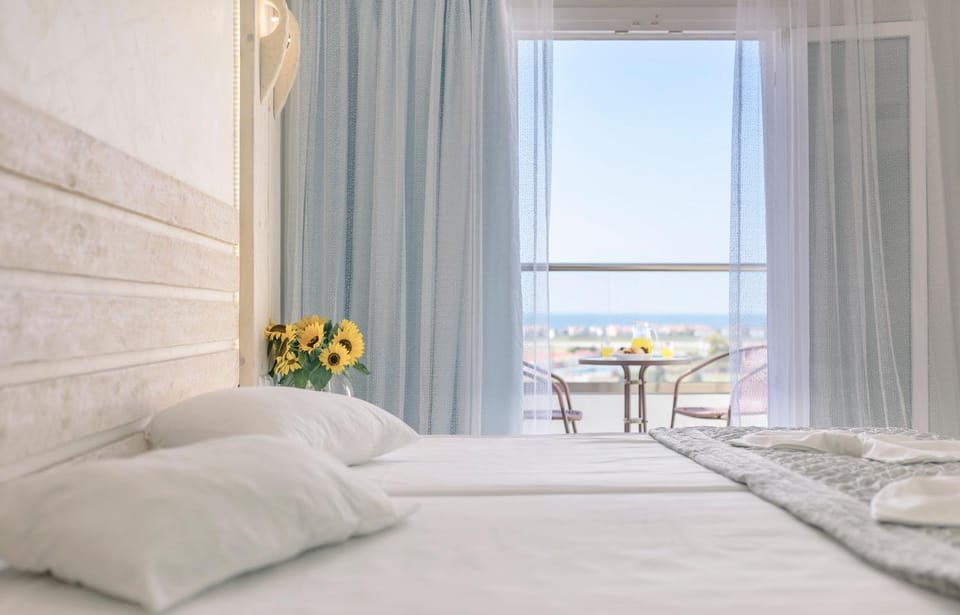 Balcony/Terrace, Bedroom, Sea view