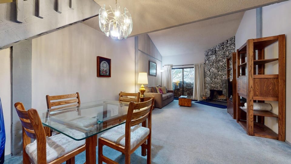 Mammoth Reservations Apartment in Mammoth Lakes