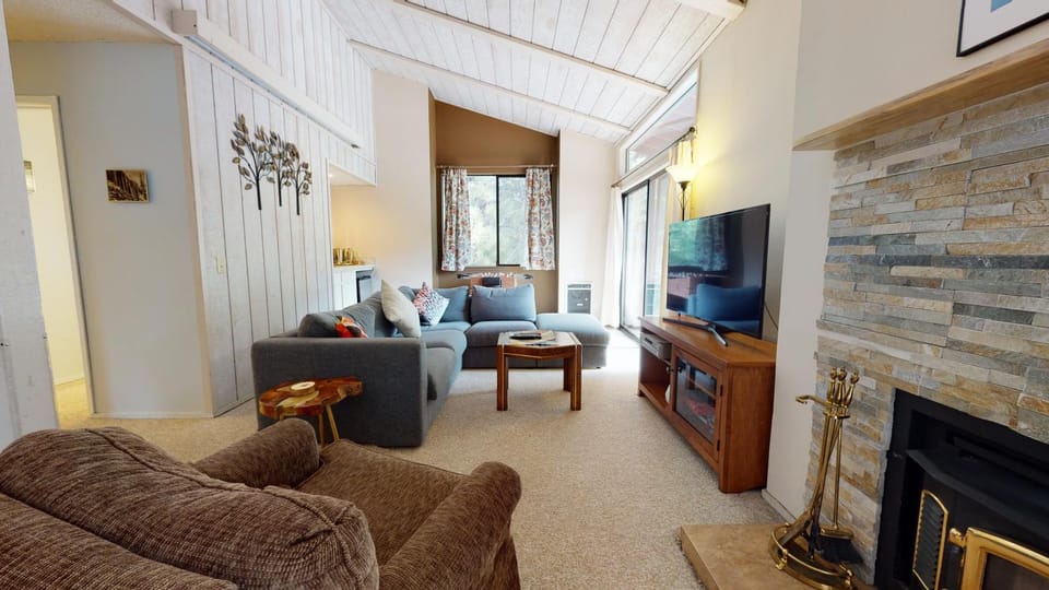Mammoth Reservations Apartment in Mammoth Lakes