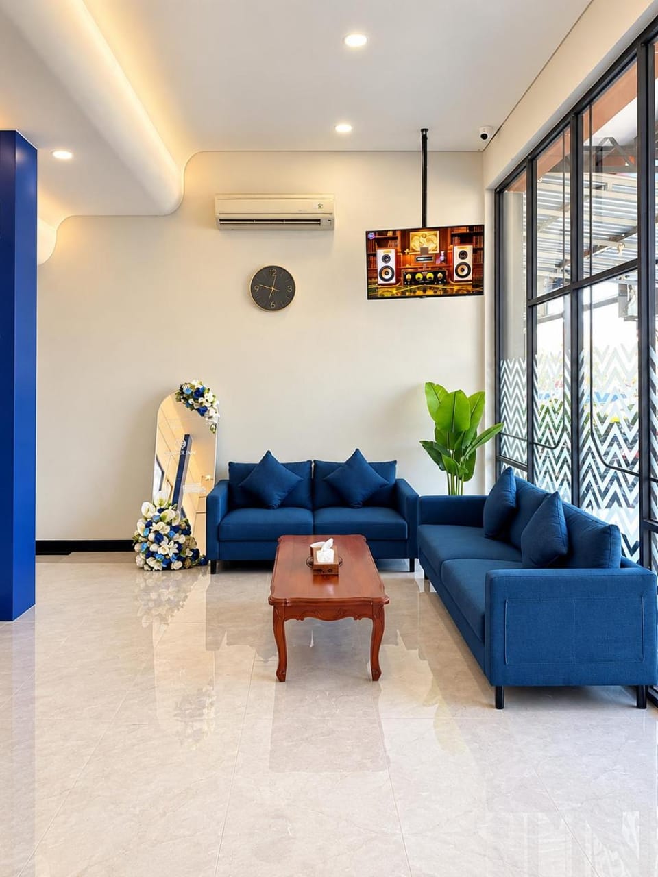 Lobby or reception, Seating area