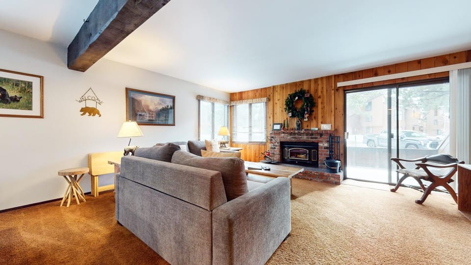 Wild Flower 37 Apartment Apartment in Mammoth Lakes