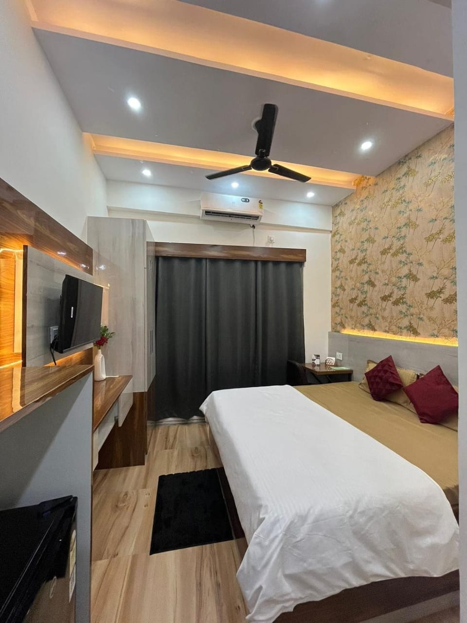 Cozy Stay Near Expo Mart Kaveri City Center Apartment in Uttar Pradesh