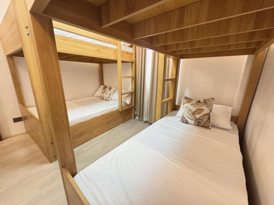 Miguel Apartment with 2 Bedroom near the beach, subic yacht and Inflatable Island Apartment in Olongapo