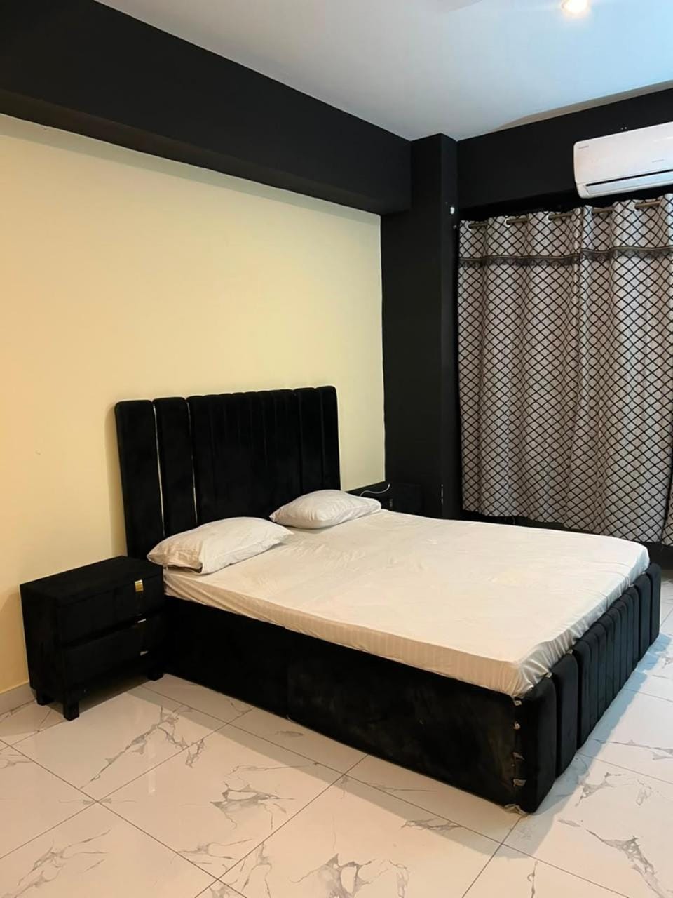 Luxe Studio Apartment in Islamabad, Margalla Views Apartment in Islamabad Capital Territory