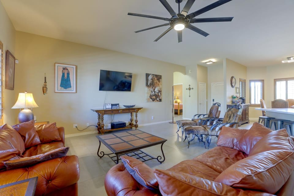 Alanamari Estate, Pool, Hot-tub, Golf, Hike, Pets House in Anthem