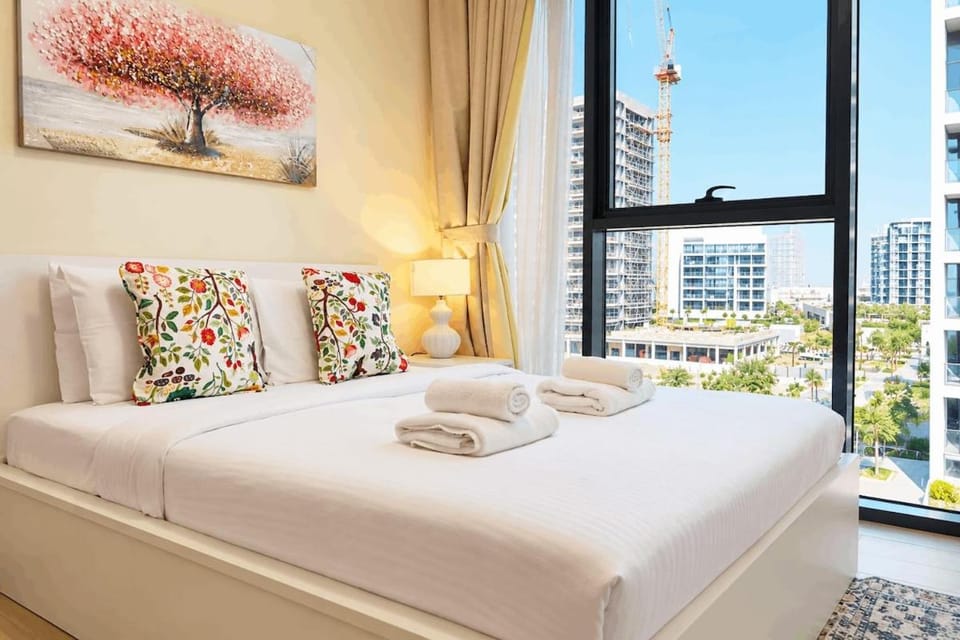 Chic 2 Bedroom - Azizi Riviera 47 - Dubai Getaway Apartment in Dubai