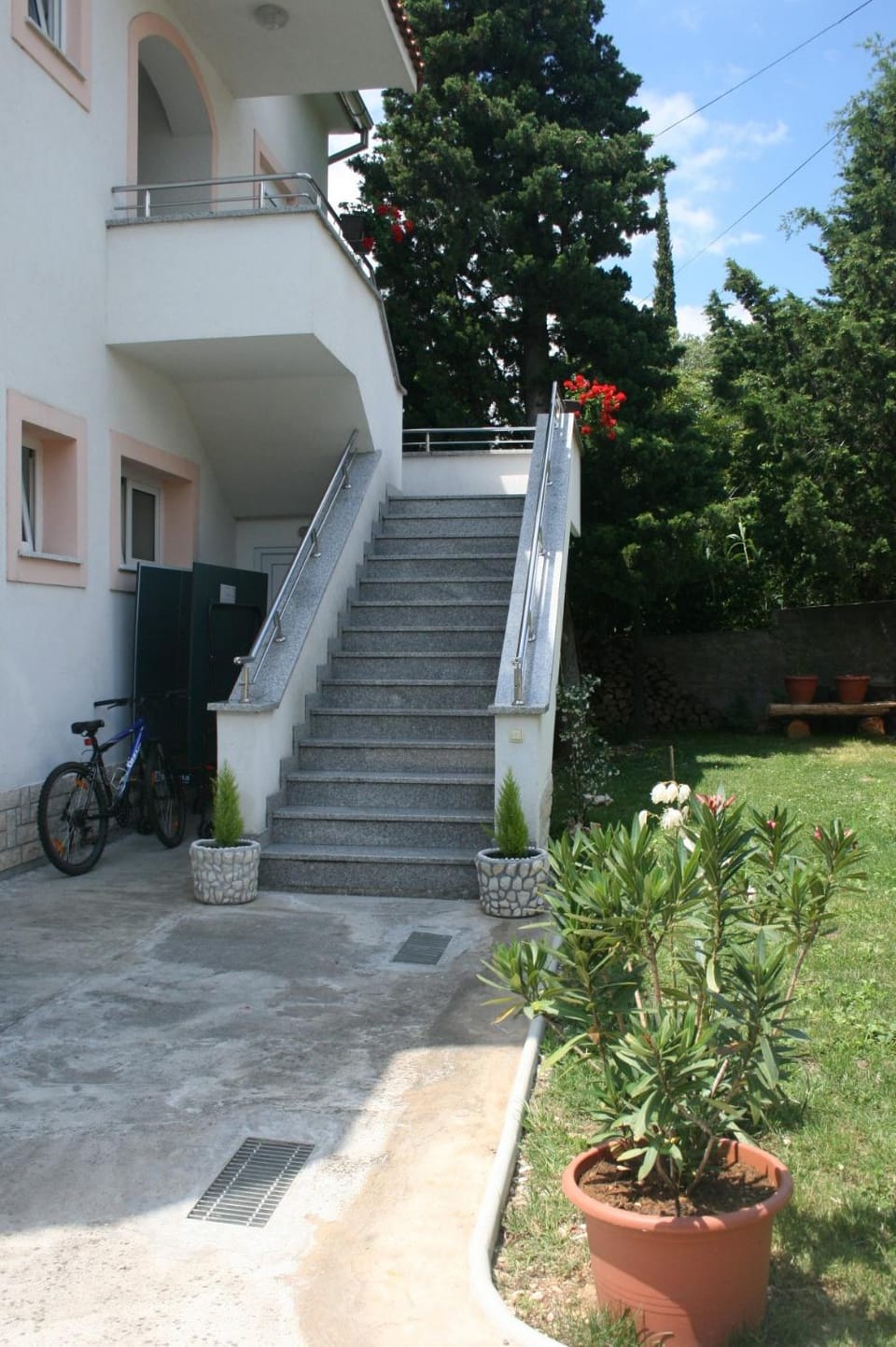 Location, children, Family