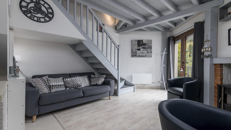 Communal lounge/ TV room, Living room