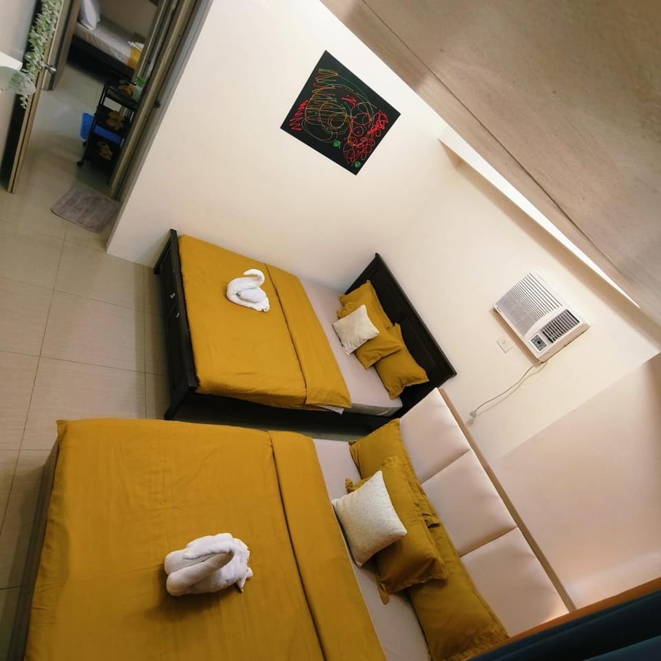 tandem unit family room condo suite 1086-12300 Apartment in Pasay